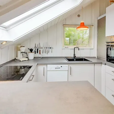 Josie - 200m From The Sea By Interhome