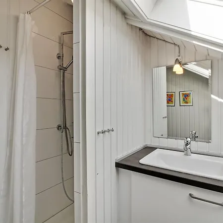 Josie - 200m From The Sea By Interhome *